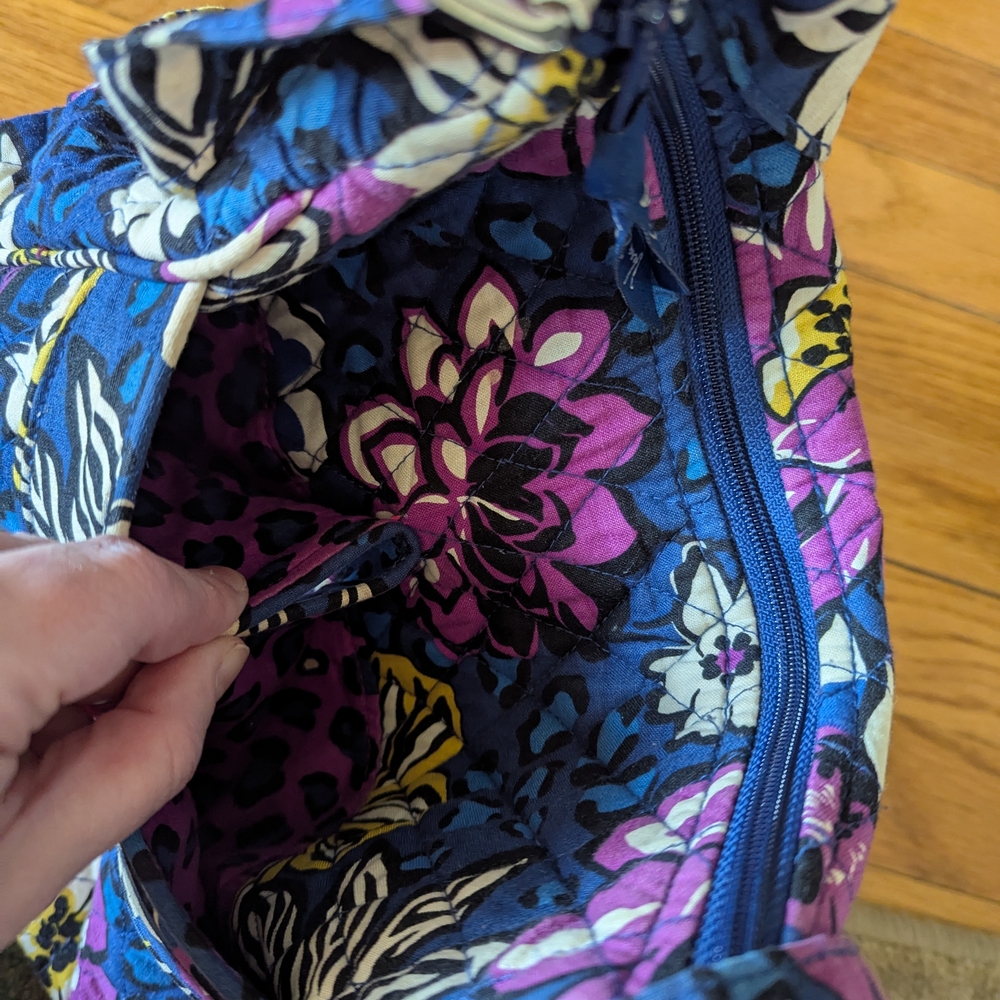 Floral Quilted Shoulder Bag - Multicolor - Picture 2 of 6